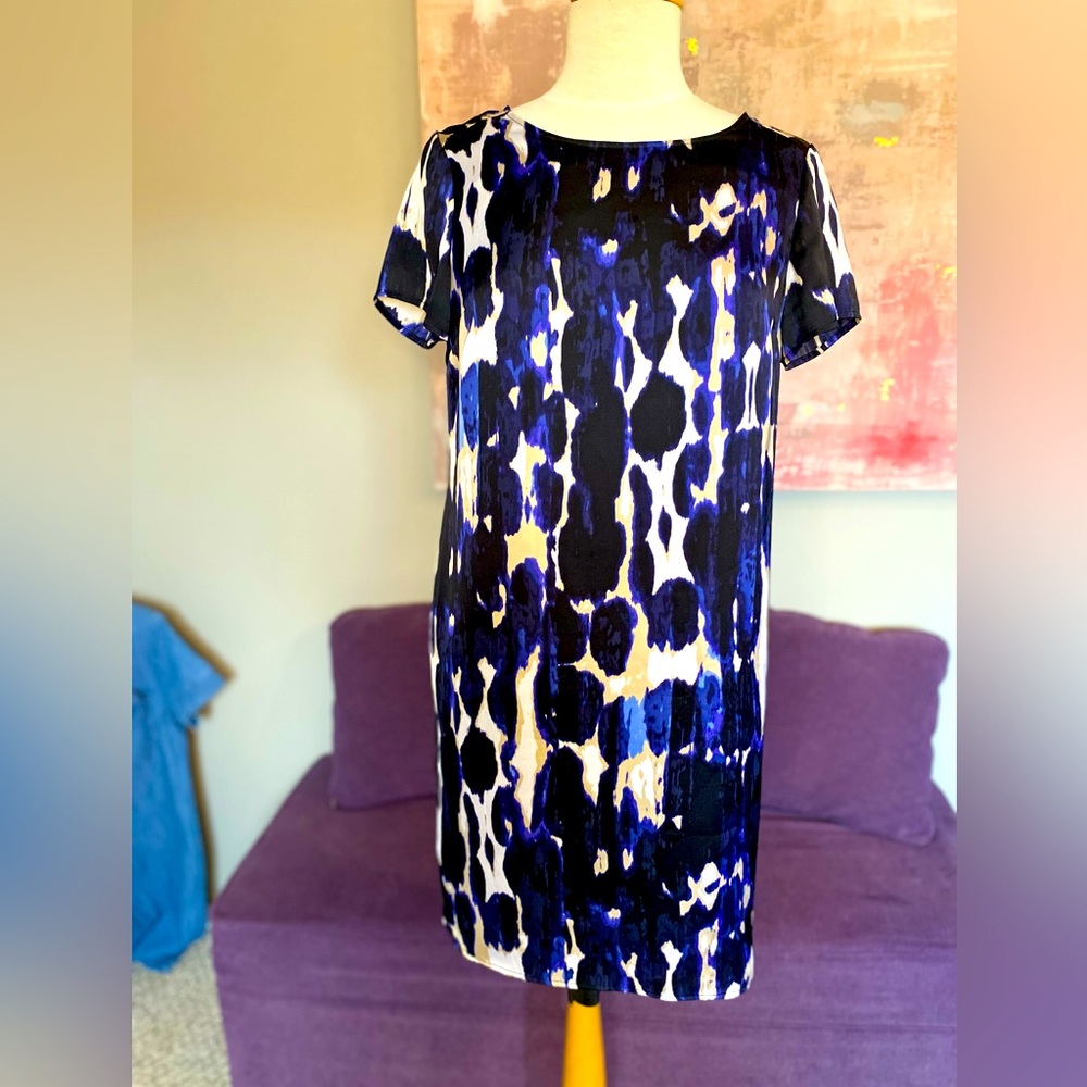 Michael Khors short sleeve shift dress‎ blue, black, white, silk like fabric S4